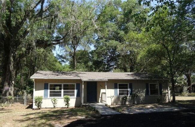 Building Photo - Spacious 3-Bed, 2-Bath Home with Private Yard in NW Gainesville