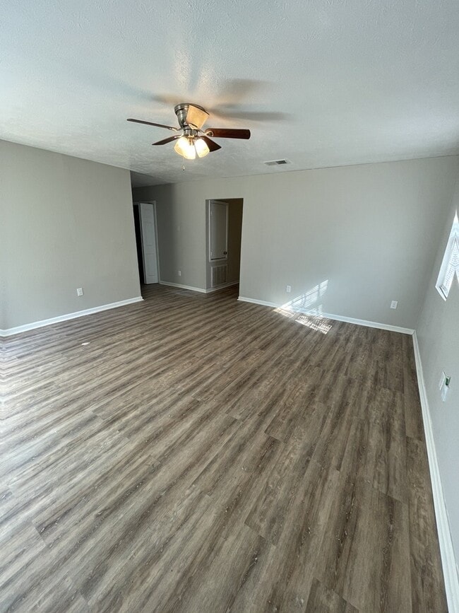 Photo - 2118 Thousand Oaks Dr