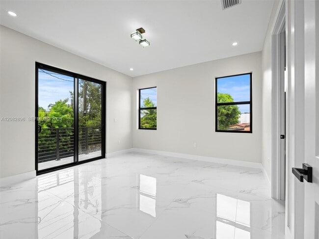 4028 SW 9th Terrace Unit 2