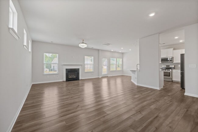 Photo - Desirable Brightwater 4bd 2.5bath SFH with High-End appliances now available