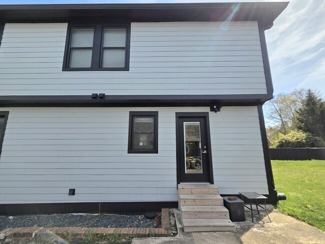 Building Photo - 10810 Norman Ave