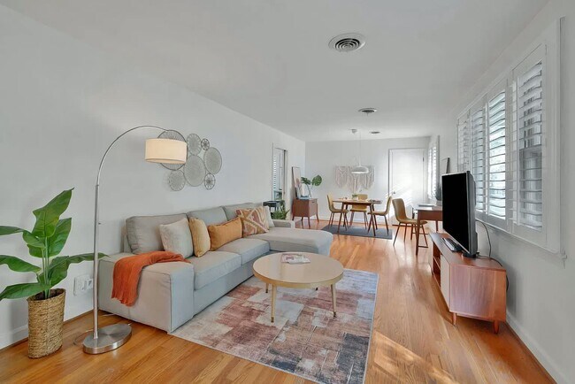 Photo - 6231 Henry Ford Dr