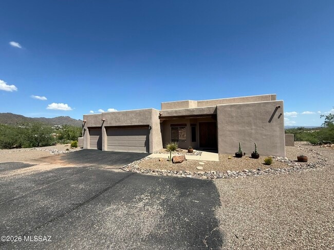 4440 W Mountain Side Dr
