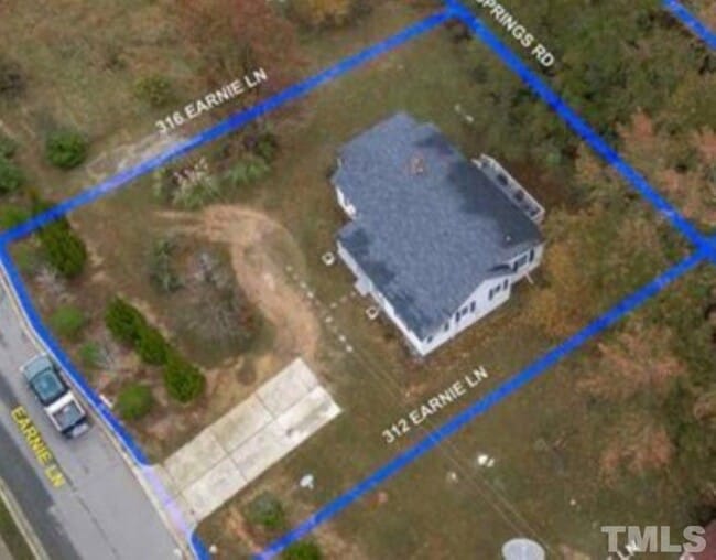 Photo - 312 Earnie Ln