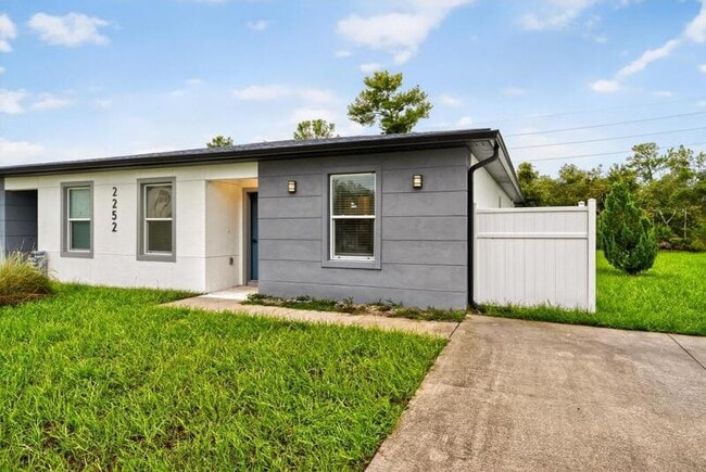 Building Photo - 2252 Fernwood St Unit B Rental