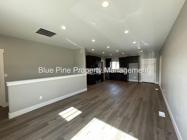 Photo - 5844 Wildrose Ave