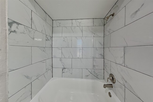 Photo - 6807 River Ml Dr