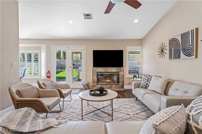 Photo - 905 Buffwood Ave