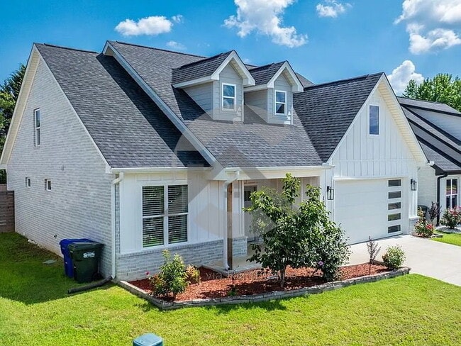 Photo - 1725 Rohan Cir