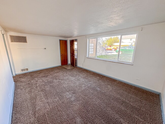 Photo - 1911 Hugur Ave