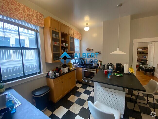Building Photo - 31 Athens St Unit SF Rental