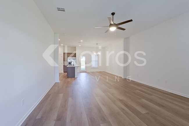 Photo - 114 Rainfall Ln