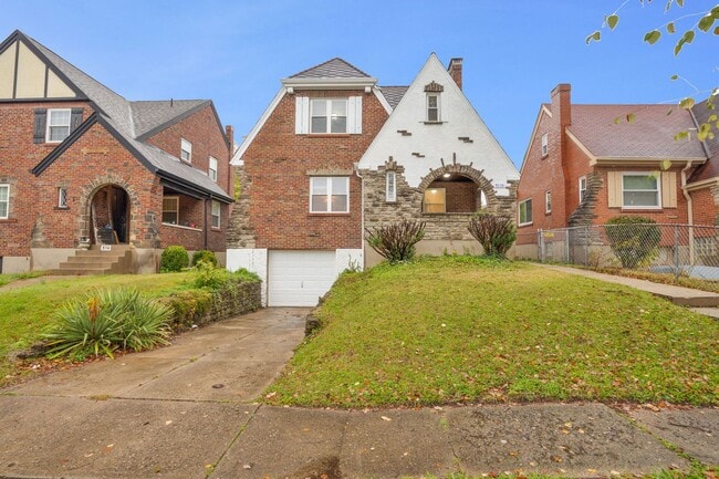 Building Photo - Bond Hill- Charming 3 bedroom 1 Bath