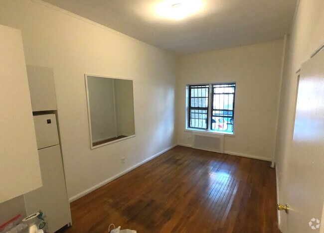 Building Photo - 156 W 95th St Unit 2A Rental