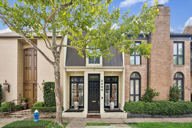 Building Photo - 2220 Fulham Ct