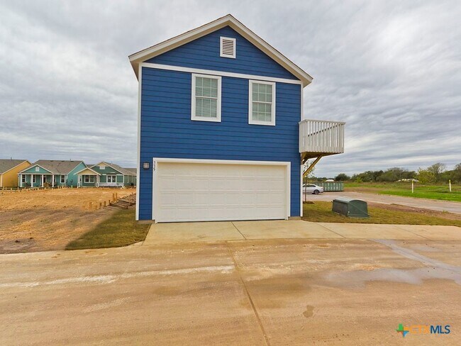 Building Photo - 335 Rachel St Unit Garage Apartment