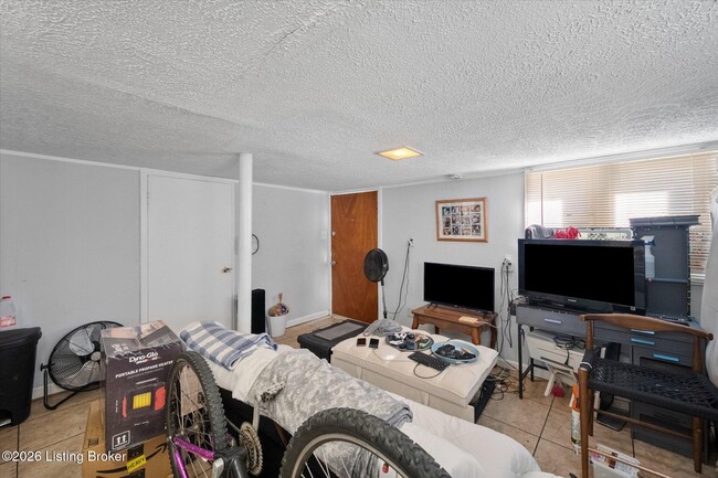Photo - 4925 Southside Dr Unit 4