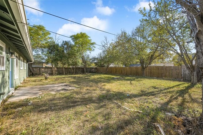 Photo - 3007 Steck Ave