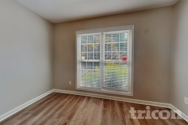 Photo - 5708 Green Apple Dr