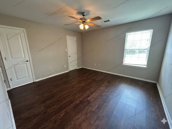 Photo - 304 Bordeaux Cir