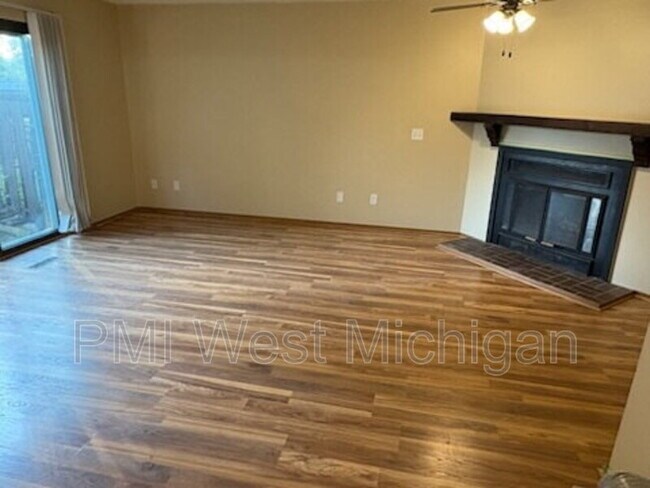 603 Peachtree Pl