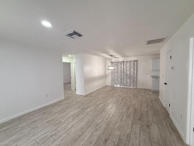 Photo - 13186 Thrush St