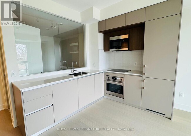 Photo - 322 Dupont St Unité 302