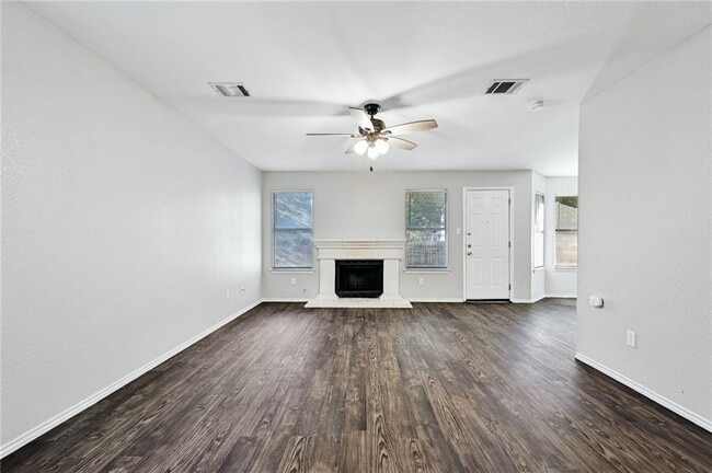 Photo - 1311 Tetbury Ln