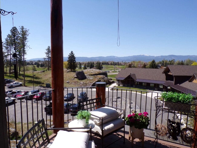 Building Photo - Furnished 3 bedroom, 3.5 bath Rental