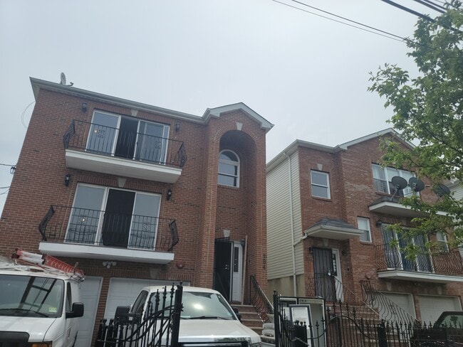 Building Photo - 184 S 8th St Unit 1 Rental