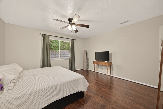 Photo - 1407 Somercotes Ln