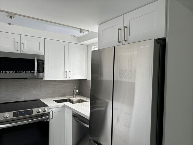 Photo - 1333 E Hallandale Beach Blvd Unit 423