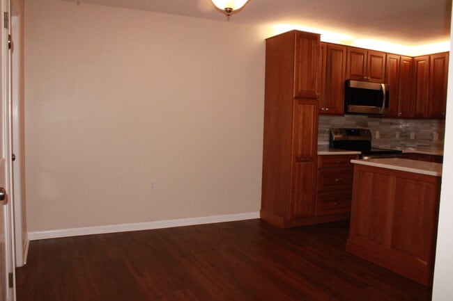 Photo - 716 7th Ln