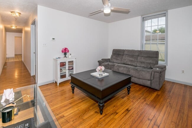 517 E 7th St Unit A