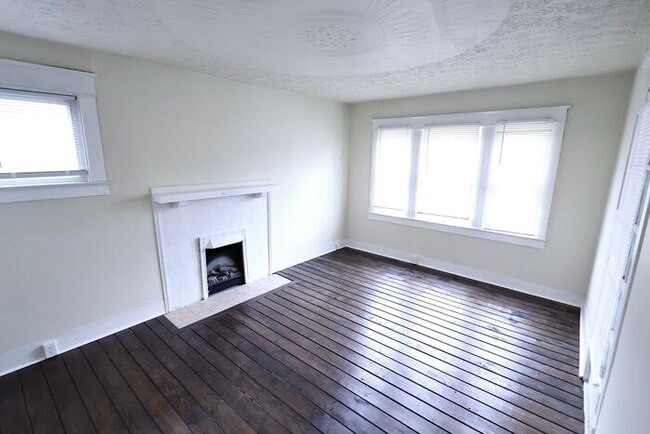 Photo - 555 Brittain Rd