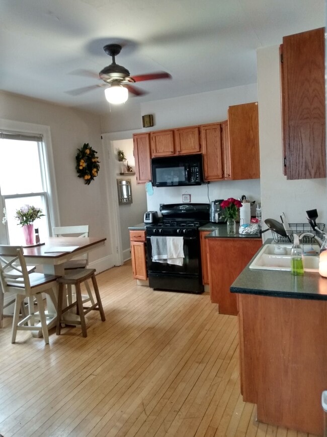 Photo - 2948 N Newhall St Unidad Lower