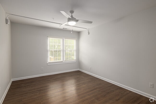 2BR, 2BA - 1032SF: Primary Bedroom