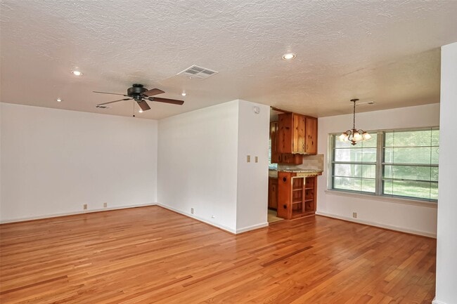 Photo - 3018 Attridge Rd