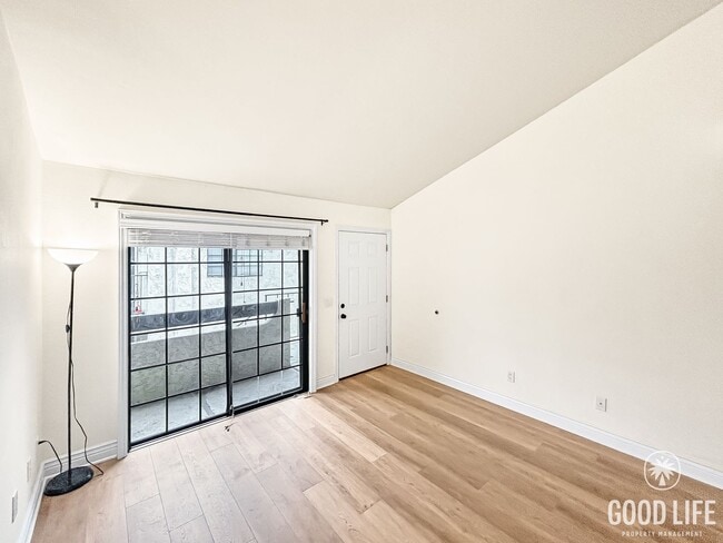 Photo - Beautiful 2BD/2BA W/ Reserved Parking and In-Unit Laundry in La Mesa! Unidad 5