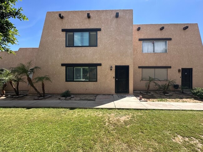 Building Photo - 2490 W Yowell Ct Unit 34