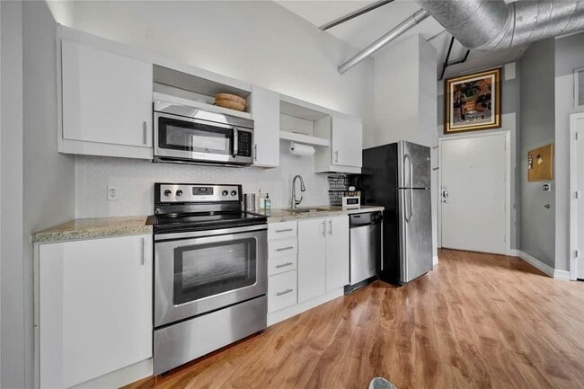 Photo - 705 Main St Unidad 610