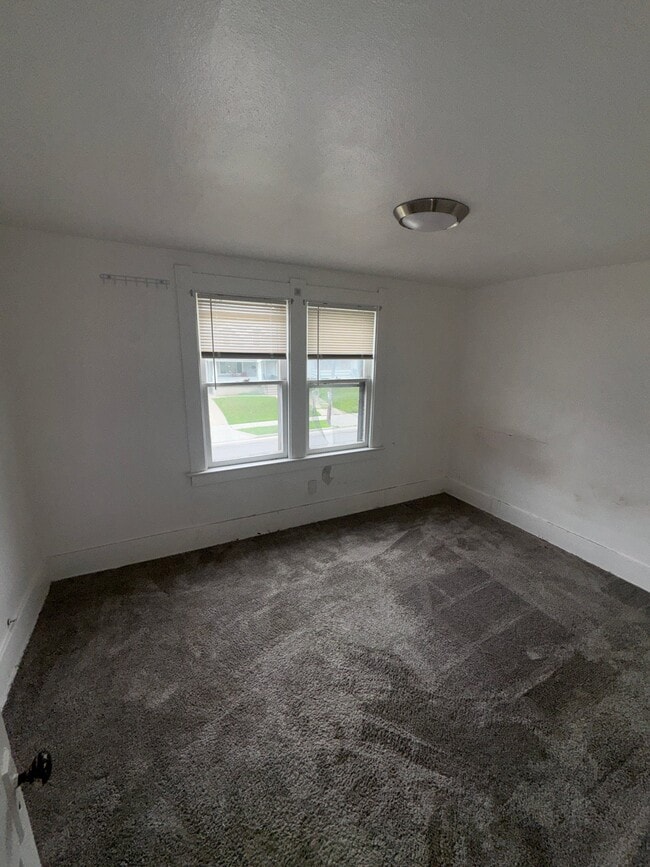 Photo - 2127 Elliott Ave