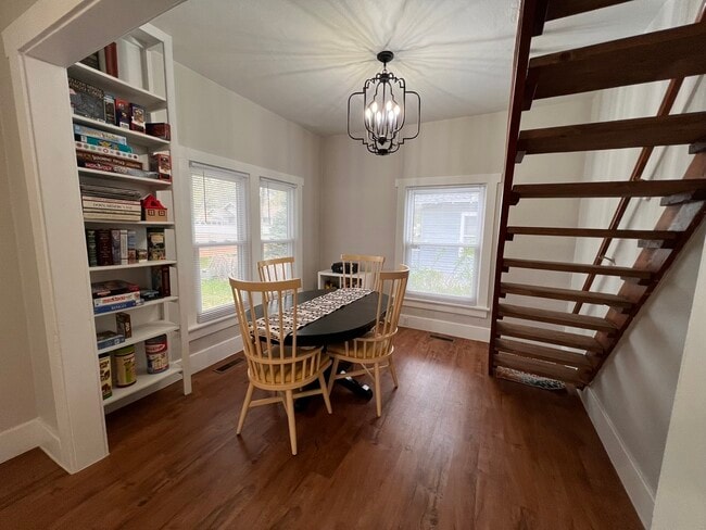 Photo - 405 S 6th St