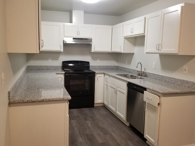 Photo - 1607 Waco St