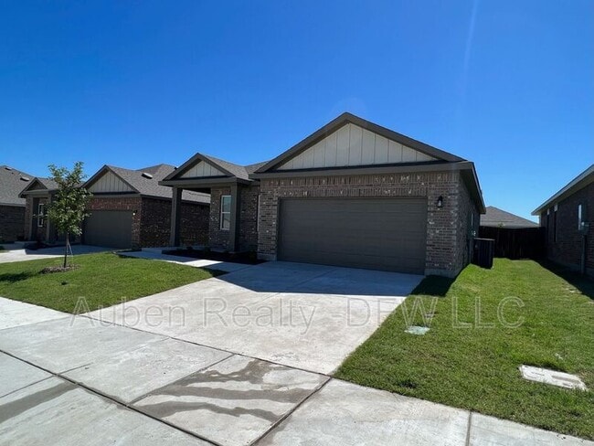 Building Photo - 752 Richmond Dr