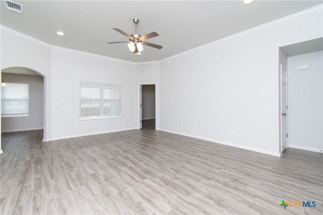 Photo - 6910 Catherine Dr