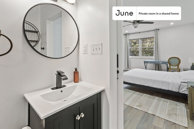 Photo - Room in Shared 5 bed/3.5 bath home Unit A