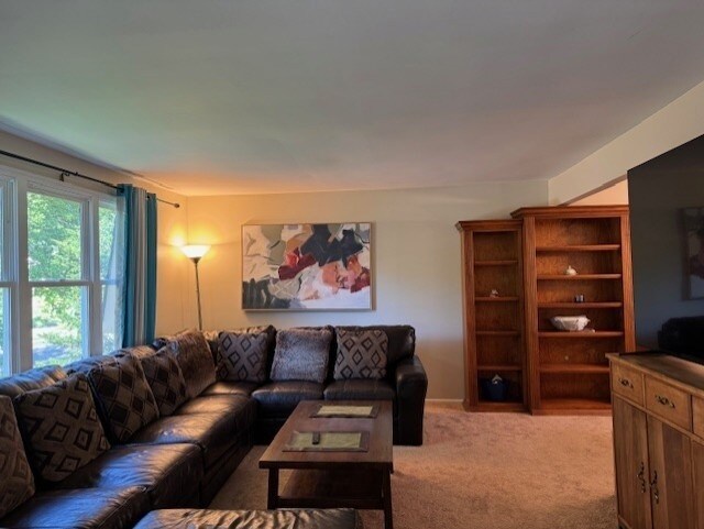 1302 Oxford Ln