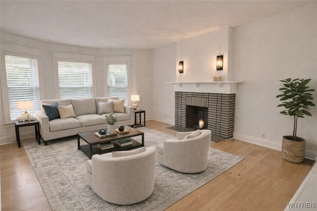 Photo - 95 Inwood Pl