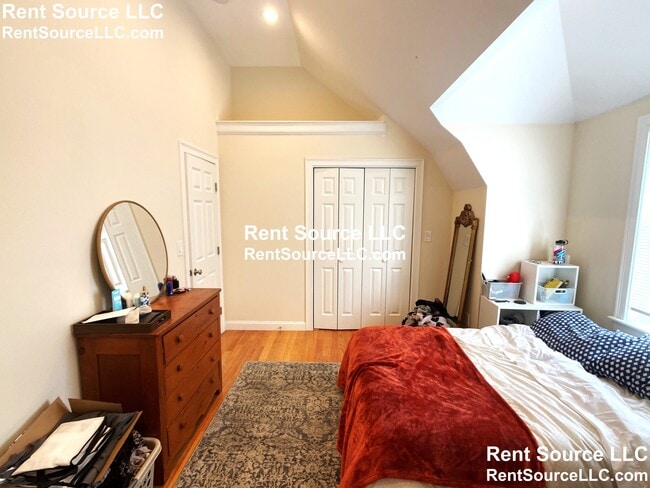 Photo - 537 Main St Unit 2